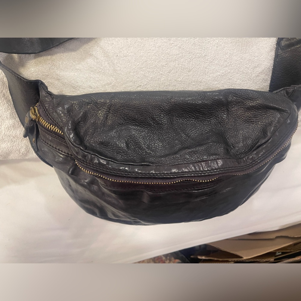 Campomaggi unisex Classic black leather bag! Purchased from Free people - Picture 8 of 15